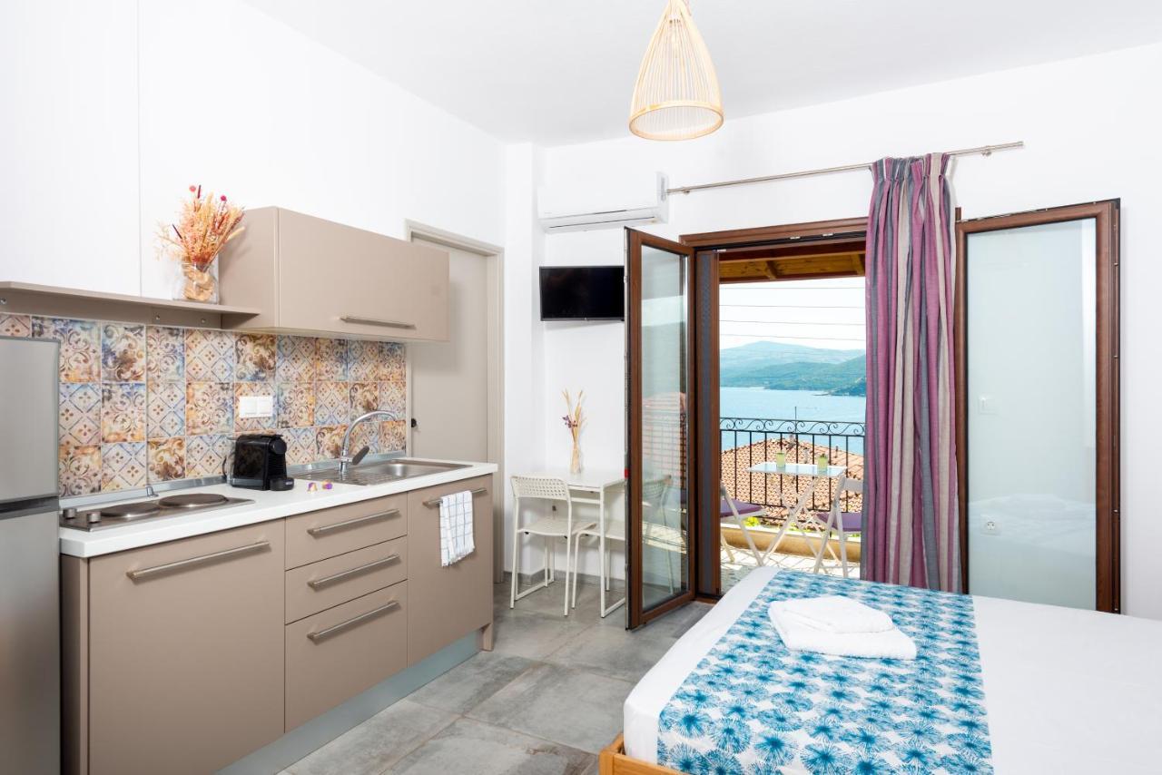 Avli Apartments Pyrgadikia Exterior foto
